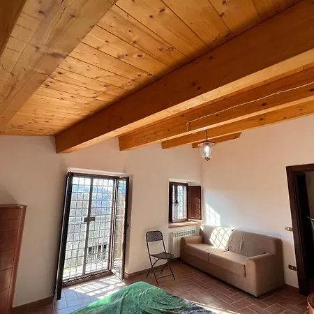 בית נופש Monti Sibillini House *